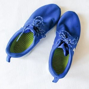 Nike Women's Blue Roshe with Green Inner Sole